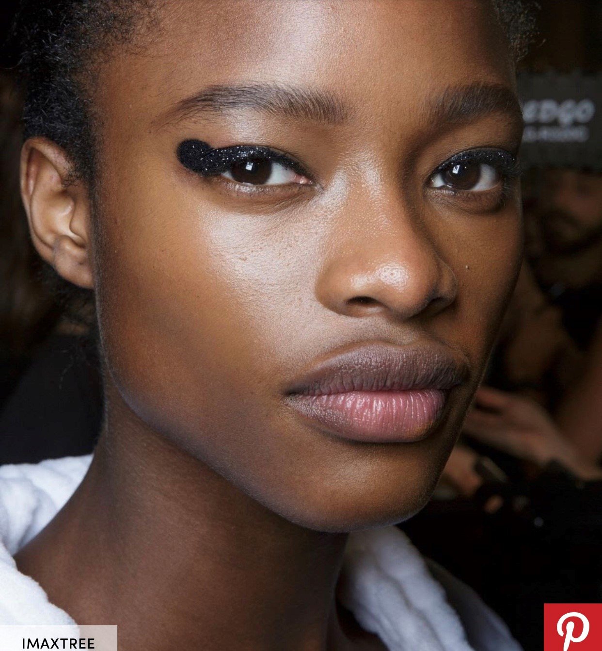 How to be on Trend in 2018, using eyeliner!